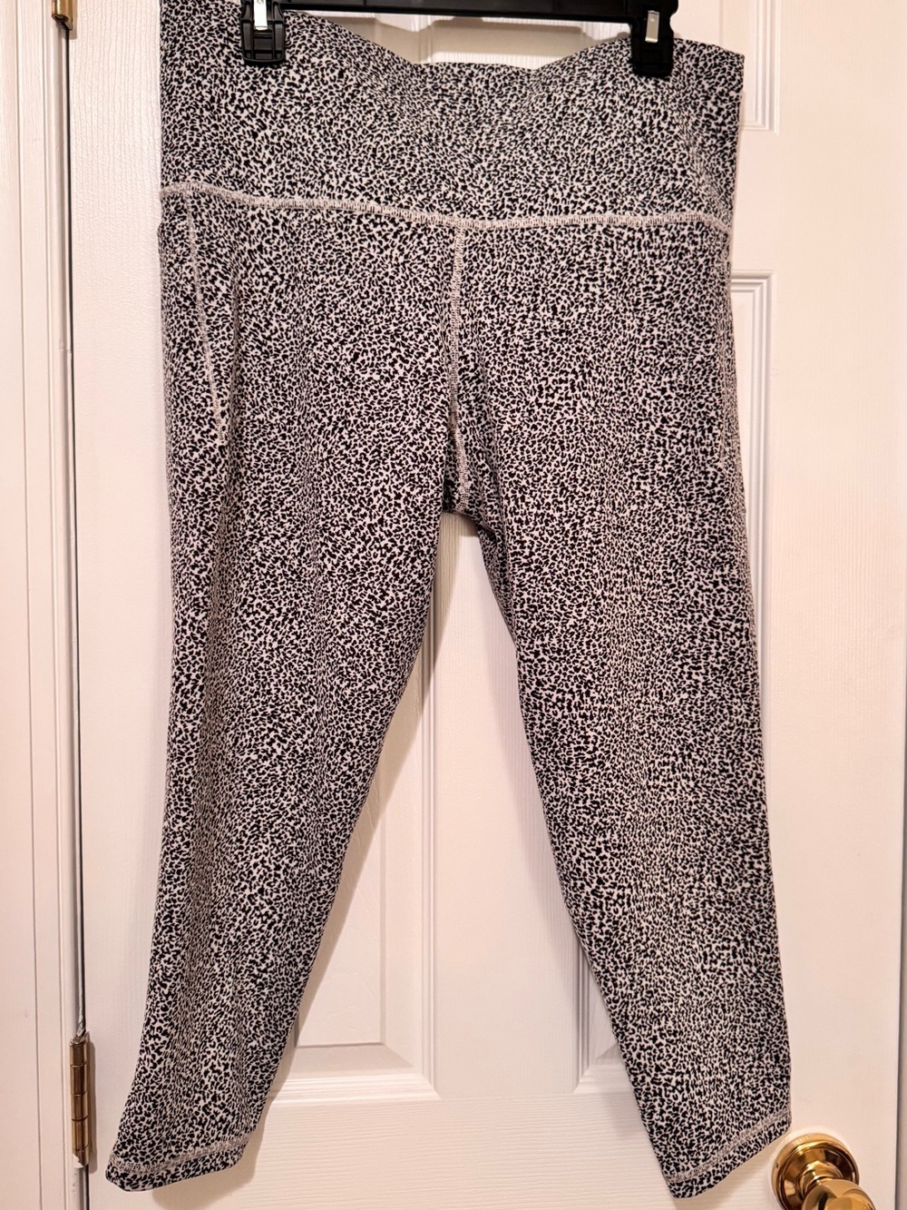 Athleta Women’s Black and White Speckle Leggings